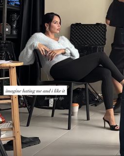 Berna Keklikler feet photo 2