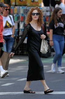 Bernadette Peters feet photo thumbnail