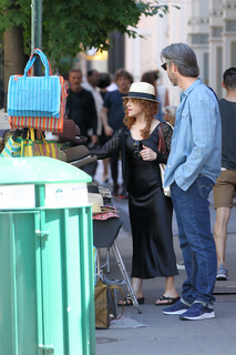 Bernadette Peters feet photo thumbnail