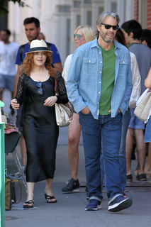 Bernadette Peters feet photo thumbnail