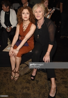 Bernadette Peters feet photo thumbnail