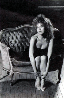Bernadette Peters feet photo thumbnail