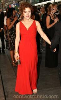 Bernadette Peters feet photo thumbnail