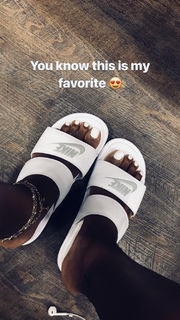 Bernice Burgos feet photo thumbnail