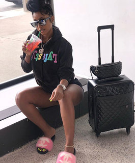 Bernice Burgos feet photo thumbnail