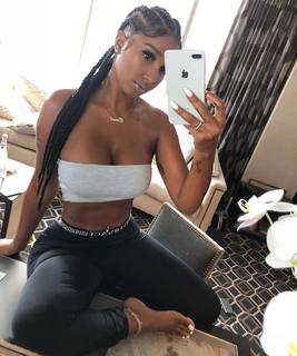 Bernice Burgos feet photo thumbnail