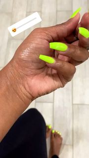 Bernice Burgos feet photo thumbnail