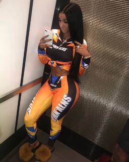 Bernice Burgos feet photo thumbnail