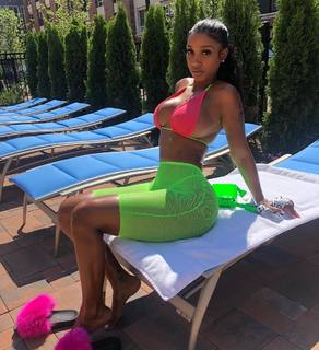 Bernice Burgos feet photo thumbnail