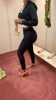 Bernice Burgos feet photo thumbnail