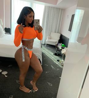 Bernice Burgos feet photo thumbnail