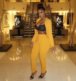 Bernice Burgos feet photo thumbnail
