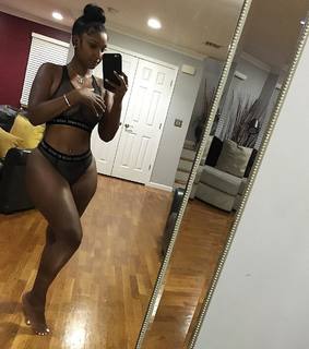 Bernice Burgos feet photo thumbnail