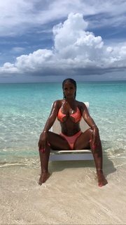 Bernice Burgos feet photo thumbnail