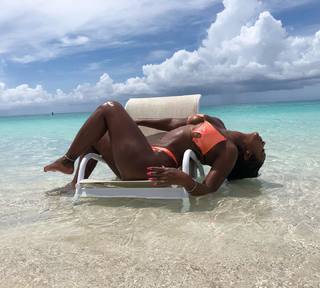 Bernice Burgos feet photo thumbnail