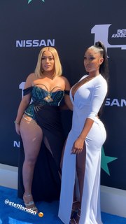 Bernice Burgos feet photo thumbnail