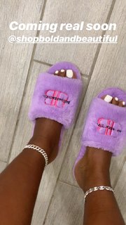 Bernice Burgos feet photo thumbnail