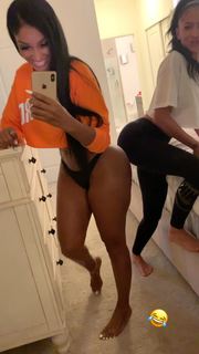 Bernice Burgos feet photo thumbnail