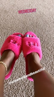 Bernice Burgos feet photo thumbnail
