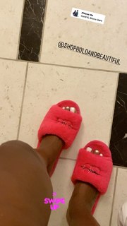 Bernice Burgos feet photo thumbnail