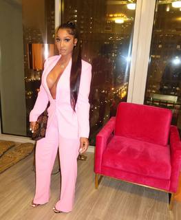 Bernice Burgos feet photo thumbnail