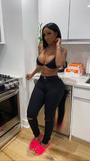 Bernice Burgos feet photo thumbnail