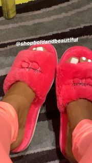 Bernice Burgos feet photo thumbnail