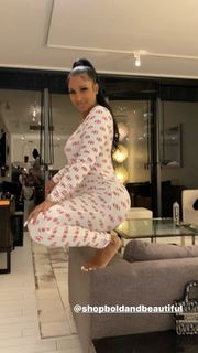 Bernice Burgos feet photo thumbnail