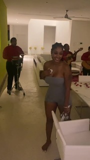 Bernice Burgos feet photo thumbnail
