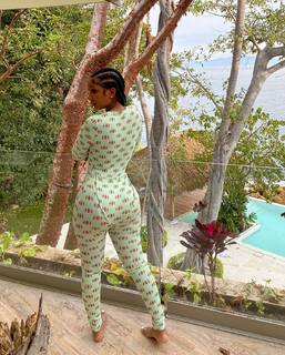 Bernice Burgos feet photo thumbnail