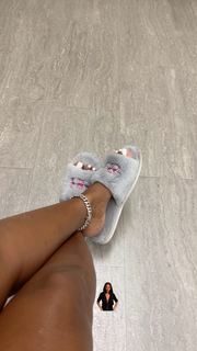 Bernice Burgos feet photo thumbnail