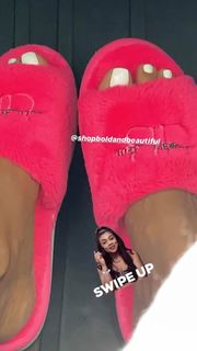Bernice Burgos feet photo thumbnail