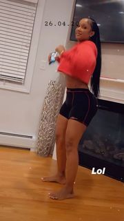 Bernice Burgos feet photo thumbnail