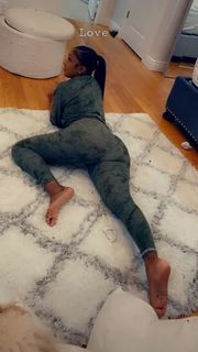 Bernice Burgos feet photo thumbnail