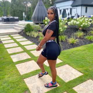 Bernice Burgos feet photo thumbnail