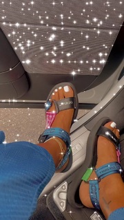 Bernice Burgos feet photo thumbnail