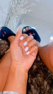 Bernice Burgos feet photo thumbnail
