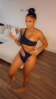 Bernice Burgos feet photo thumbnail