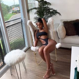 Bernice Burgos feet photo thumbnail
