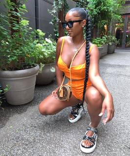 Bernice Burgos feet photo thumbnail
