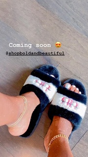 Bernice Burgos feet photo thumbnail