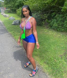 Bernice Burgos feet photo thumbnail
