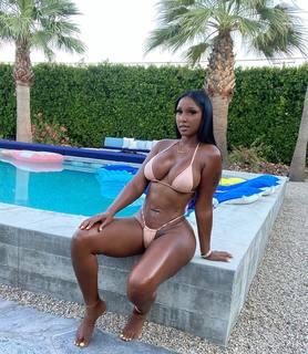 Bernice Burgos feet photo thumbnail