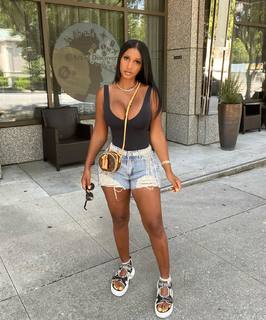 Bernice Burgos feet photo thumbnail