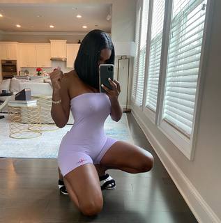 Bernice Burgos feet photo thumbnail