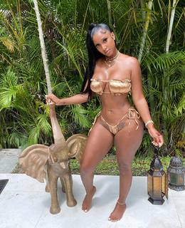 Bernice Burgos feet photo thumbnail