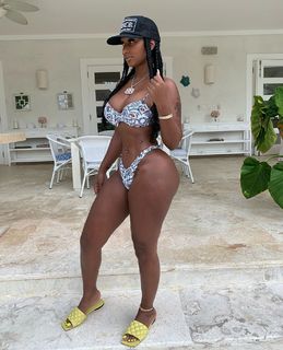 Bernice Burgos feet photo thumbnail