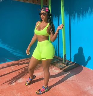 Bernice Burgos feet photo thumbnail