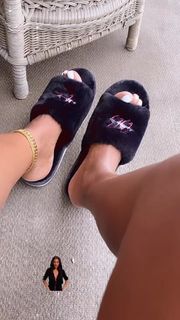 Bernice Burgos feet photo thumbnail