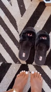 Bernice Burgos feet photo thumbnail